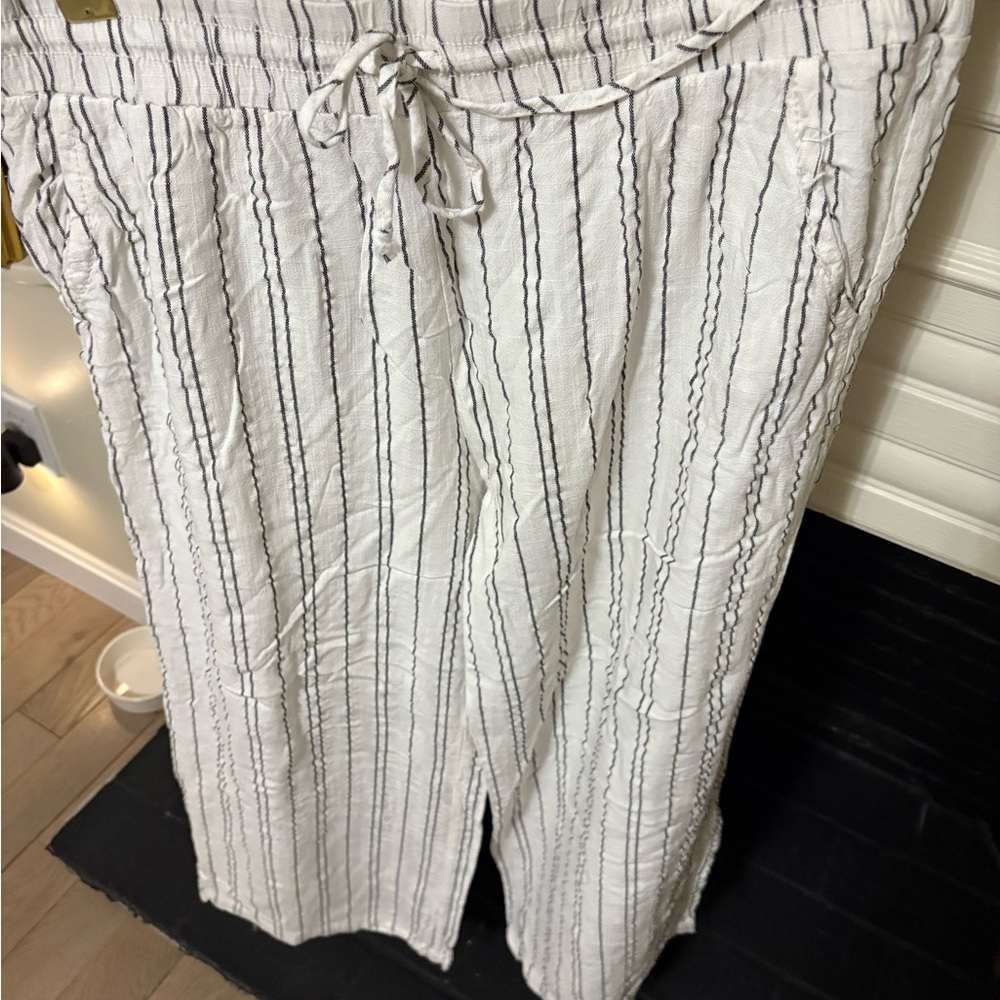 Cali 1850 White Linen-Texture Drawstring Wide Leg Pants with Black Stripe